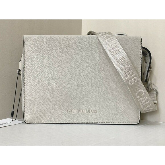 New Calvin Klein Jeans Vegan Pebbled leather Crossbody Bag Off White - Picture 1 of 6